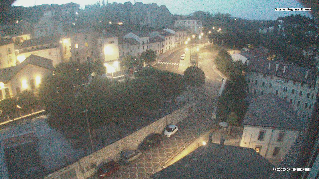 immagine della webcam nei dintorni di Roio del Sangro: webcam Rivisondoli